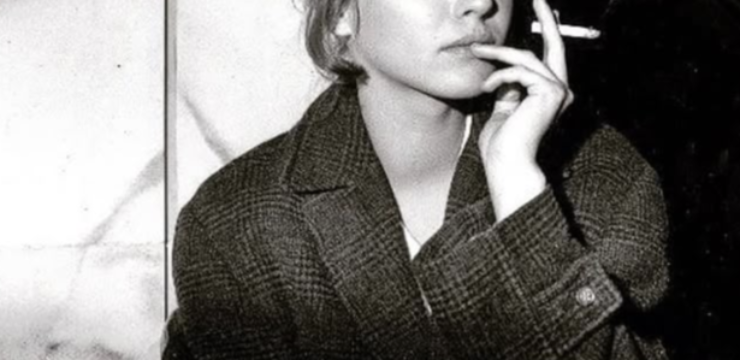 anna-karina-smoking-paris.png